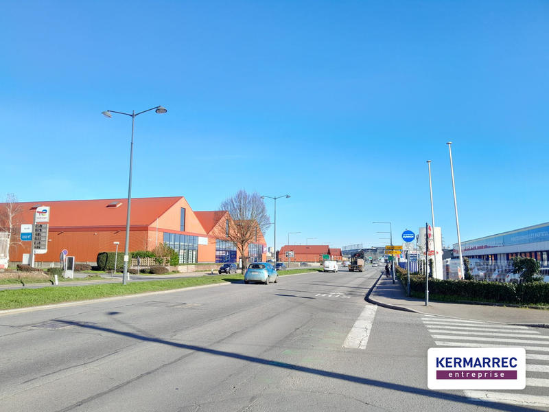 Local commercial - 3 400 m²