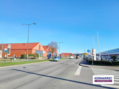 Local commercial - 3 400 m²