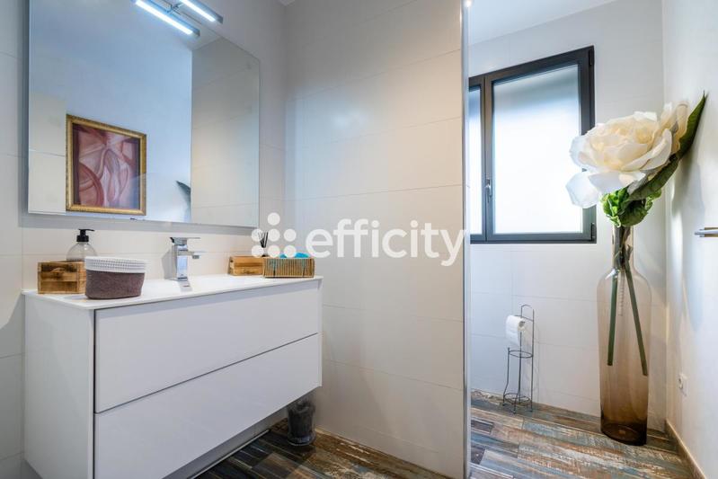 Villa - 344 m² - 7 pièces