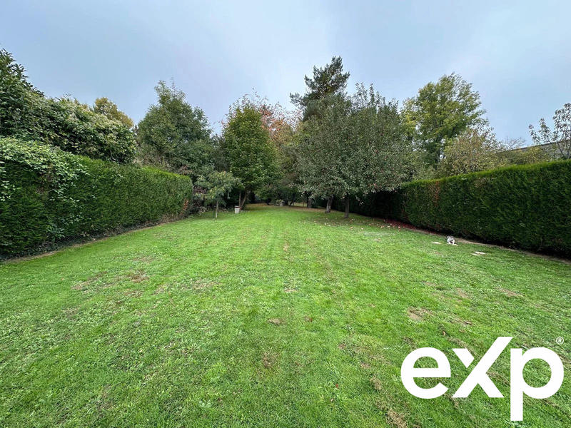 Maison - 239 m² - 8 pièces