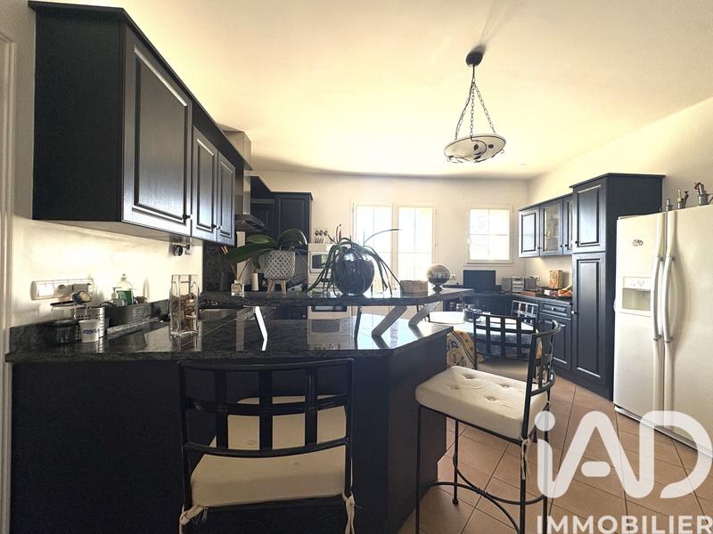 Maison - 228 m² - 11 pièces