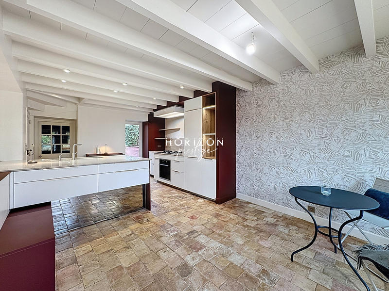 Maison ancienne - 205 m² - 8 pièces