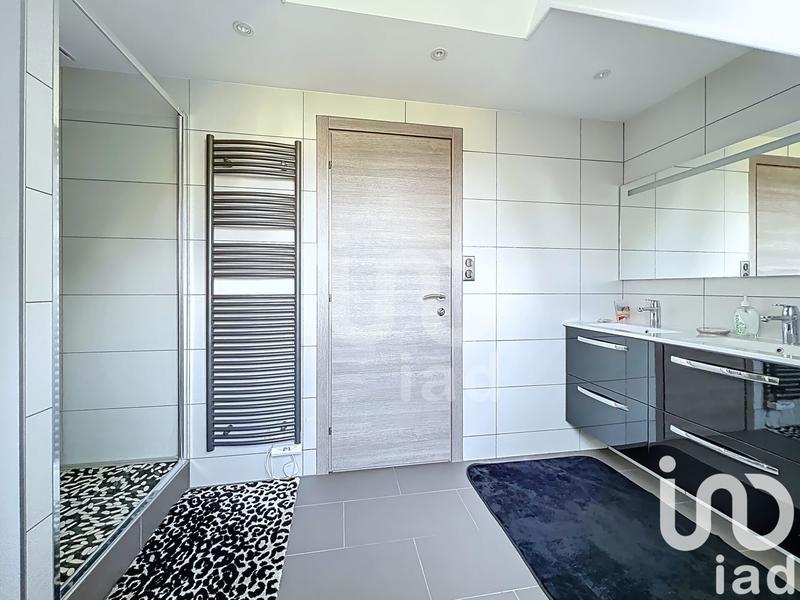 Maison - 380 m² - 8 pièces