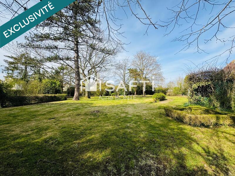 Maison - 220 m² - 8 pièces