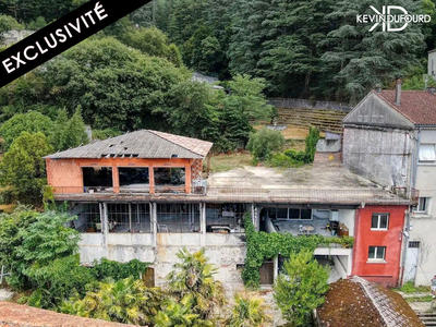 Immeuble - 200 m² - 10 pièces