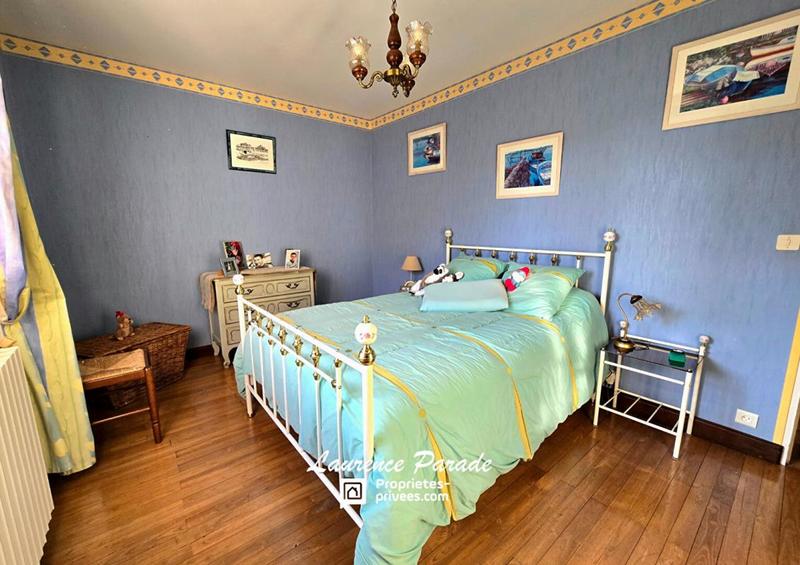 Maison - 227 m² - 7 pièces