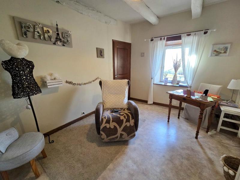 Maison - 277 m² - 9 pièces