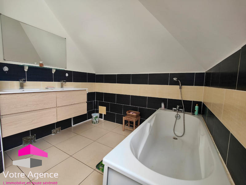 Villa - 220 m² - 8 pièces