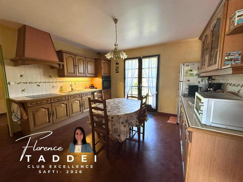 Maison - 166 m² - 7 pièces