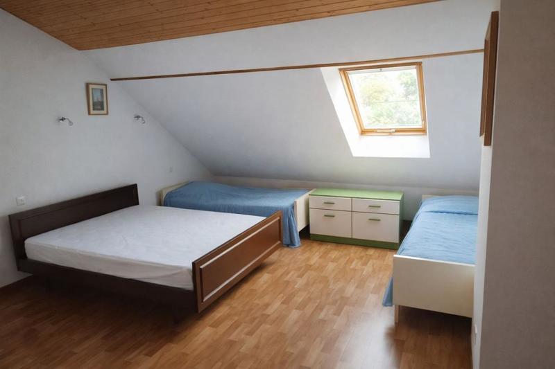 Maison - 240 m² - 10 pièces