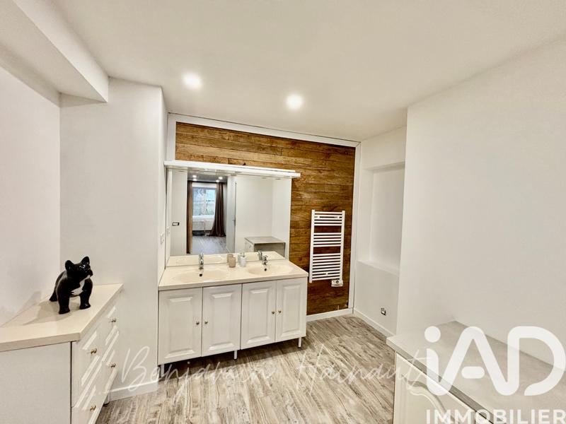 Maison - 250 m² - 8 pièces