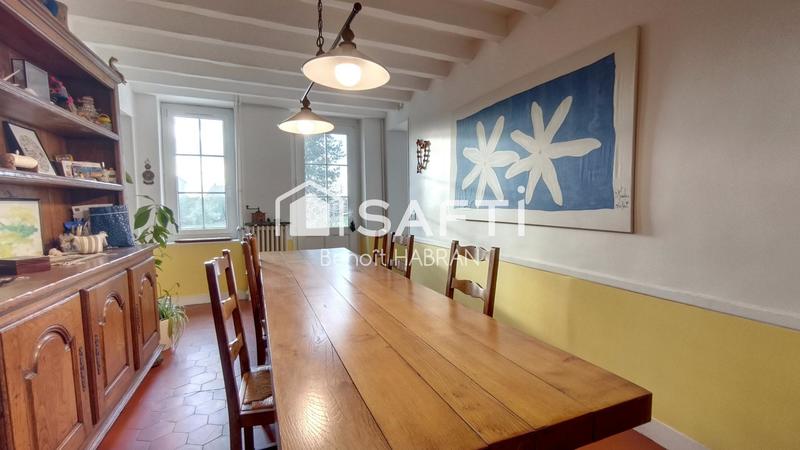 Maison - 235 m² - 8 pièces