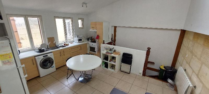 Chambre - 75 m² - 1 pièce