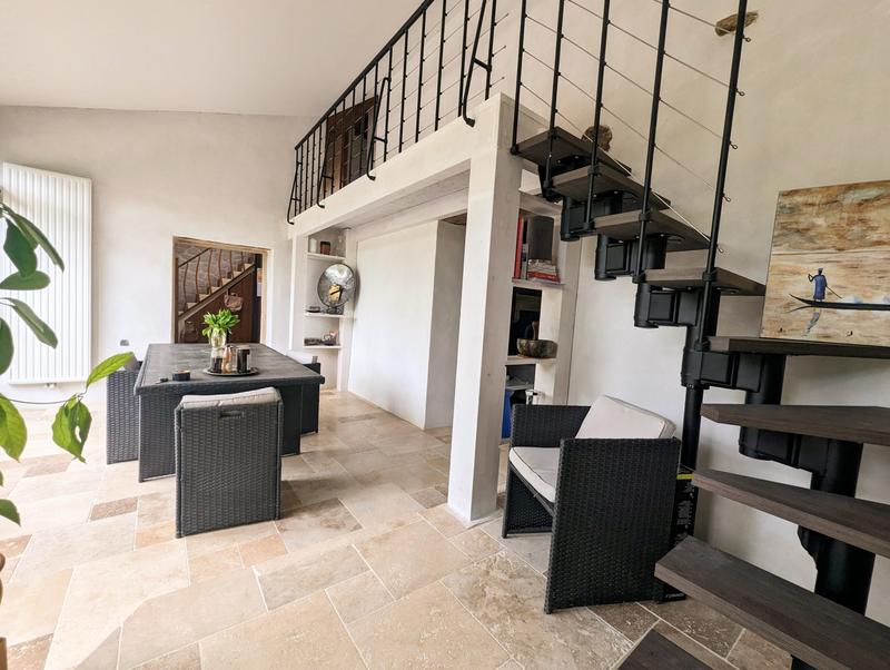 Maison - 290 m² - 10 pièces