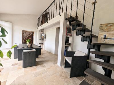 Maison - 290 m² - 10 pièces