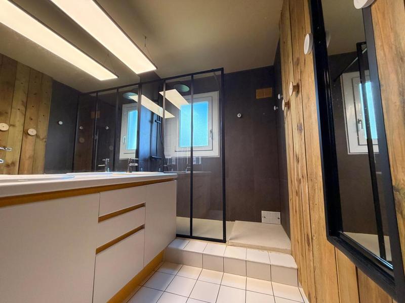 Appartement - 93 m² - 4 pièces