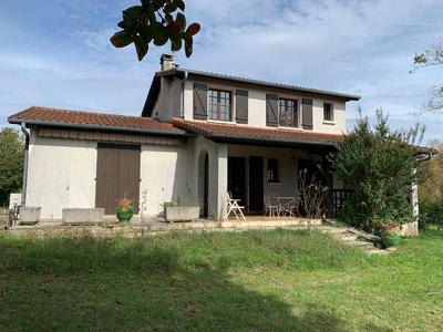 Propriété - 340 m² - 5 pièces