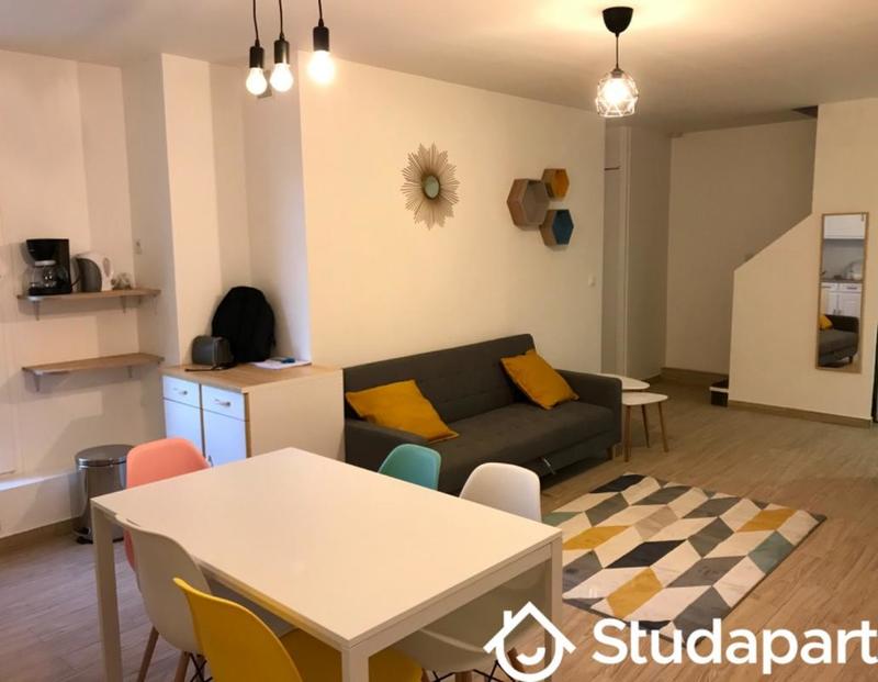 Chambre - 9 m² - 1 pièce