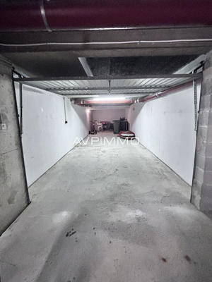 Parking / Garage - 39 m²