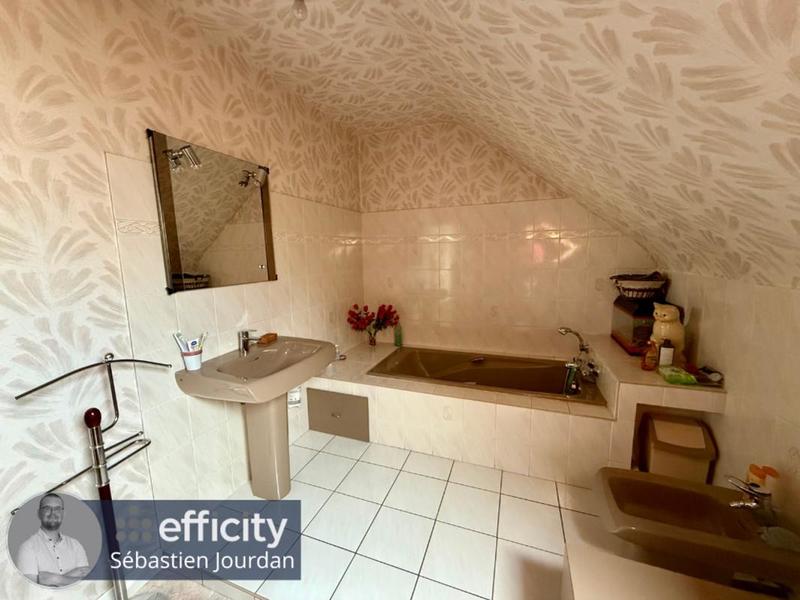 Maison - 144 m² - 7 pièces