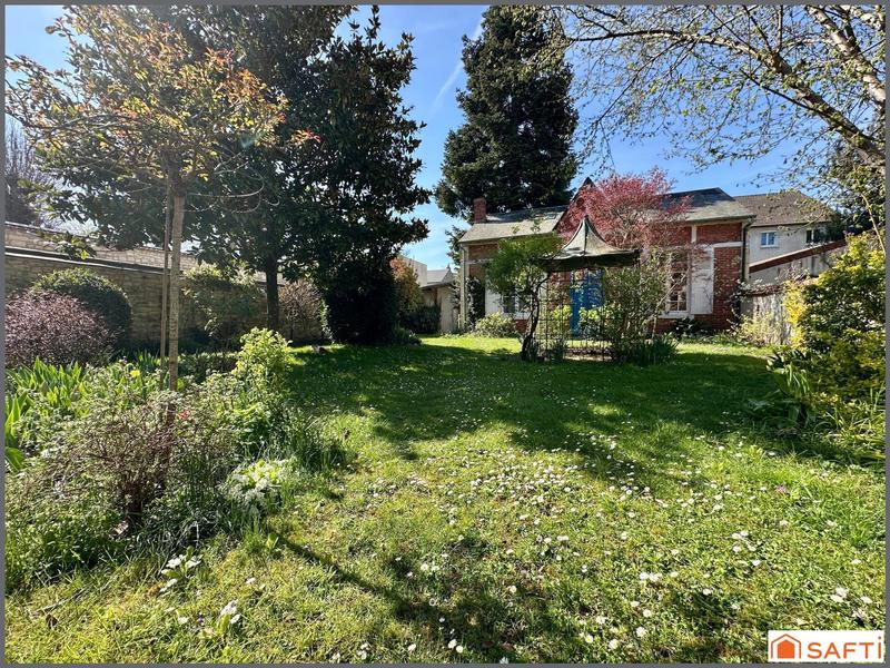 Maison - 247 m² - 10 pièces