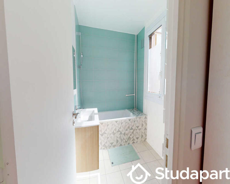 Chambre - 100 m² - 1 pièce