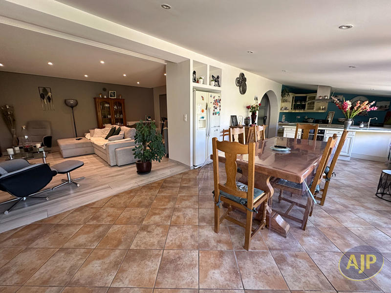 Maison - 195 m² - 7 pièces