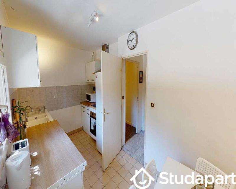 Chambre - 100 m² - 1 pièce