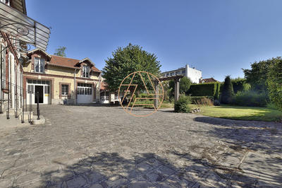 Maison ancienne - 270 m² - 9 pièces