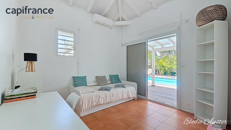 Propriété - 145 m² - 5 pièces