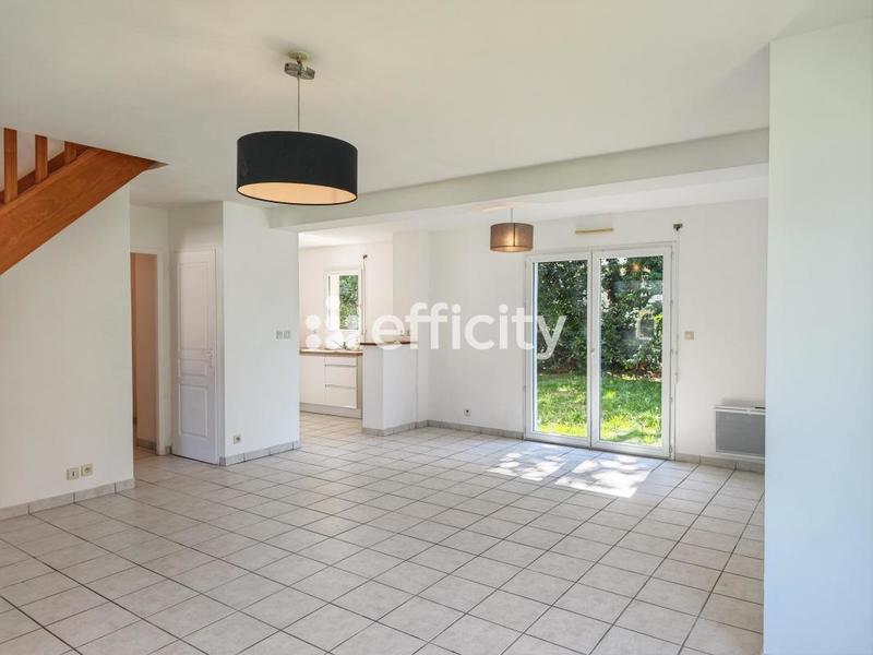 Maison - 90 m² - 6 pièces