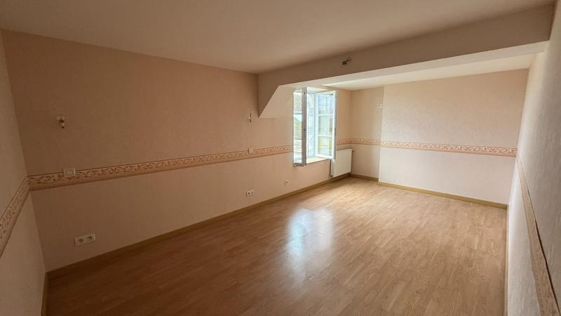 Maison - 230 m² - 9 pièces