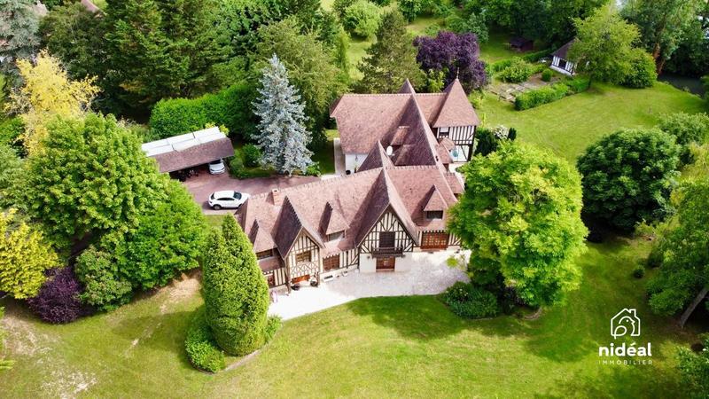 Maison - 373 m² - 16 pièces