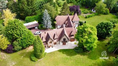 Maison - 373 m² - 16 pièces