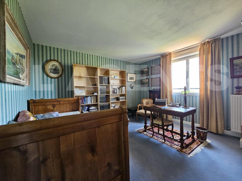 Maison traditionnelle - 157 m² - 7 pièces