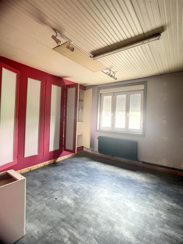 Maison - 250 m² - 9 pièces