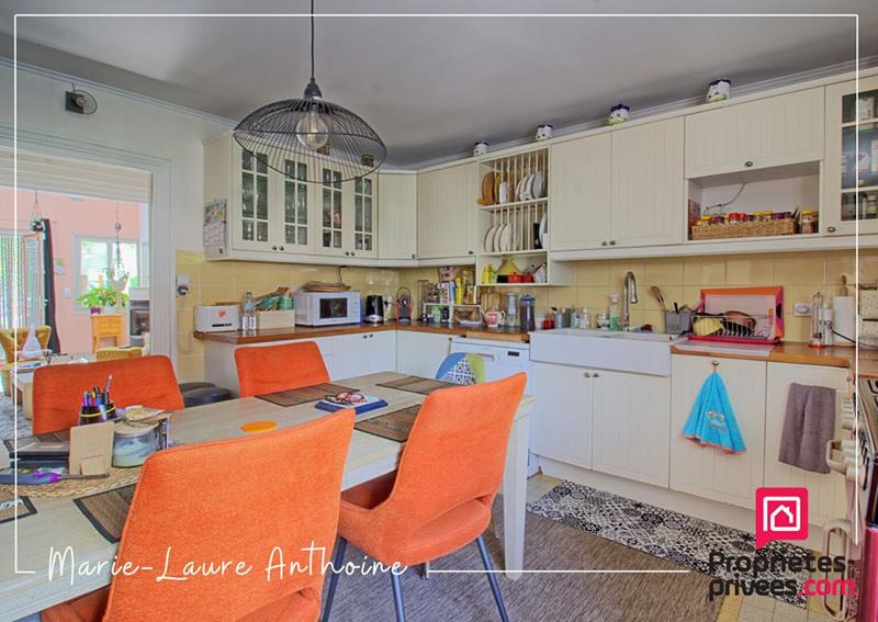 Maison - 240 m² - 7 pièces