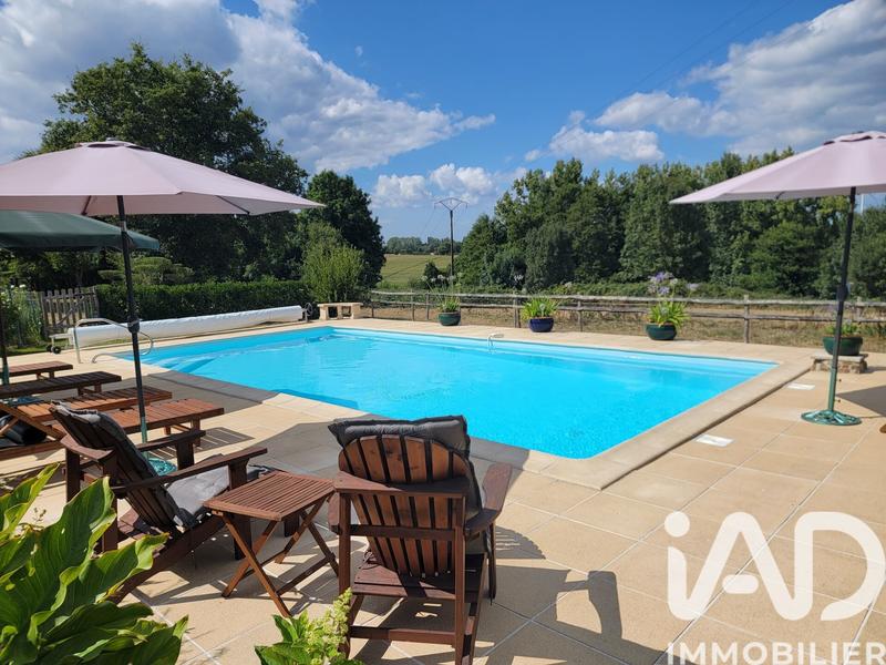 Maison - 366 m² - 10 pièces