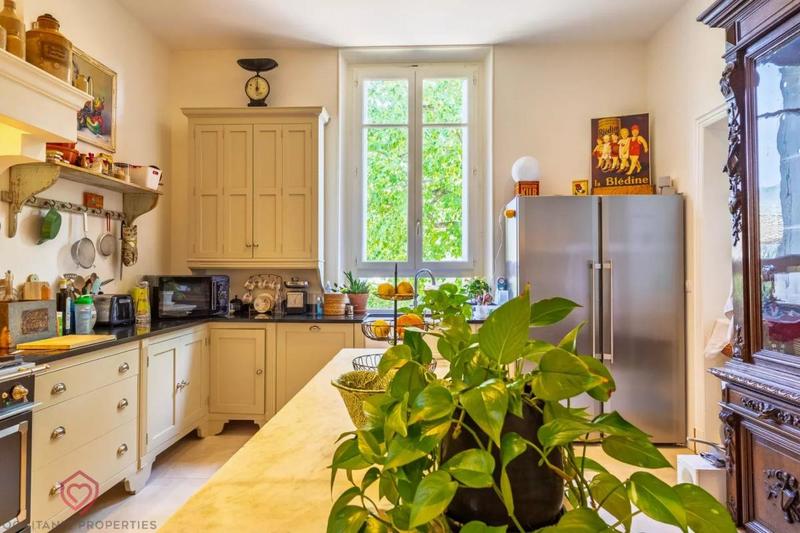 Maison de maîtres - 240 m² - 10 pièces