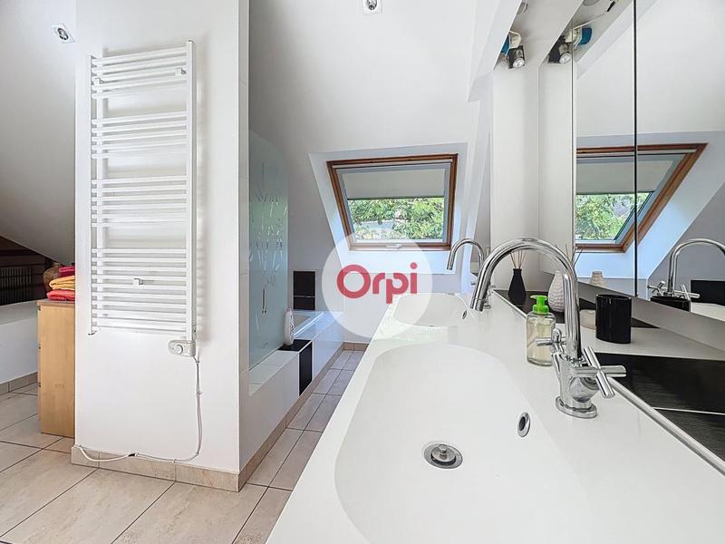 Maison - 253 m² - 7 pièces