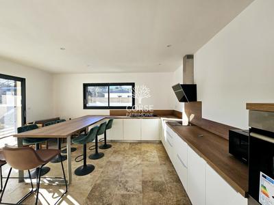 Villa - 140 m² - 4 pièces