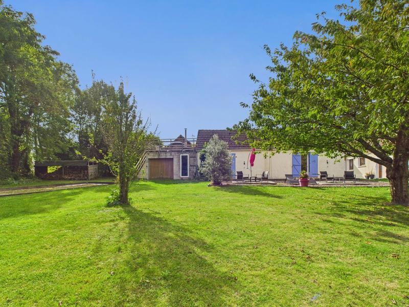 Maison - 298 m² - 11 pièces