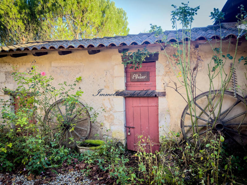 Maison - 220 m² - 9 pièces