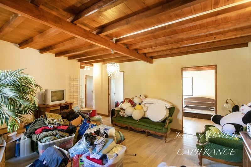 Corps de ferme - 375 m² - 22 pièces