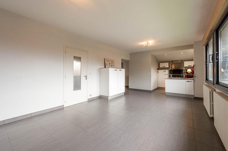 Appartement - 93 m² - 5 pièces