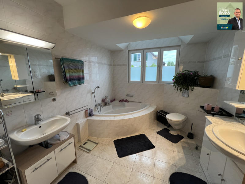 Maison - 349 m² - 12 pièces