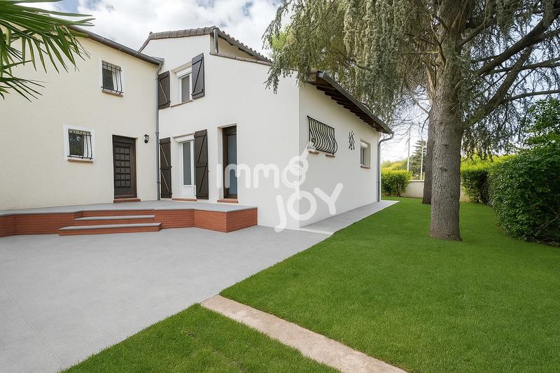 Maison - 250 m² - 7 pièces