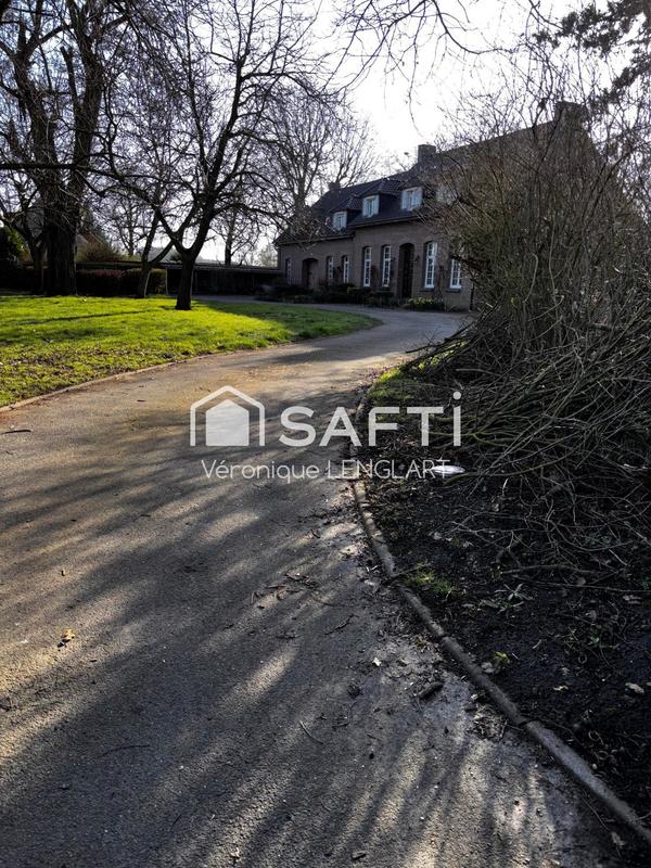 Maison - 275 m² - 8 pièces