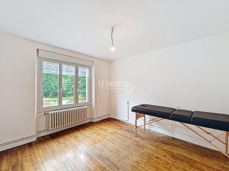 Maison - 213 m² - 9 pièces