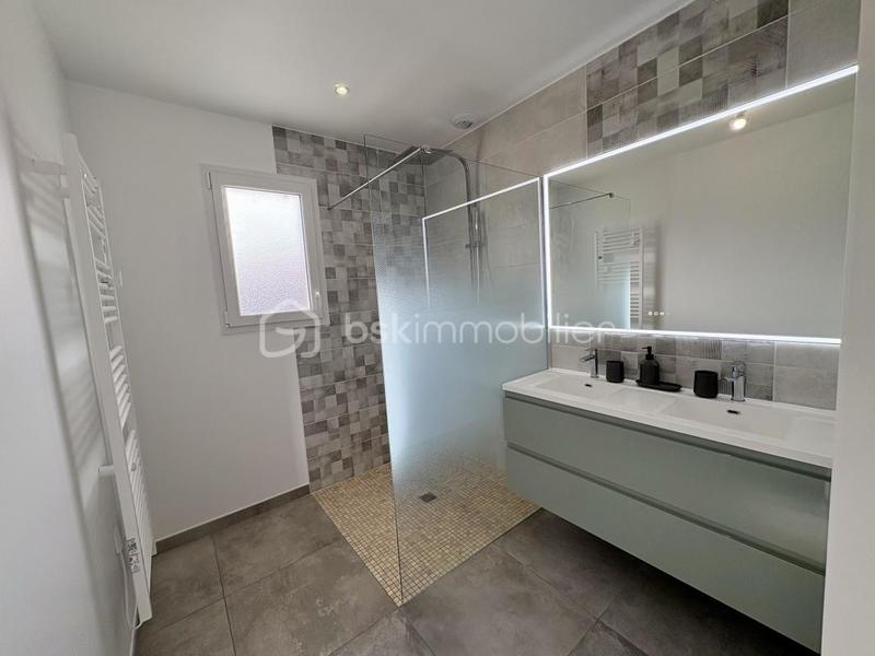 Maison jumelée - 82 m² - 4 pièces